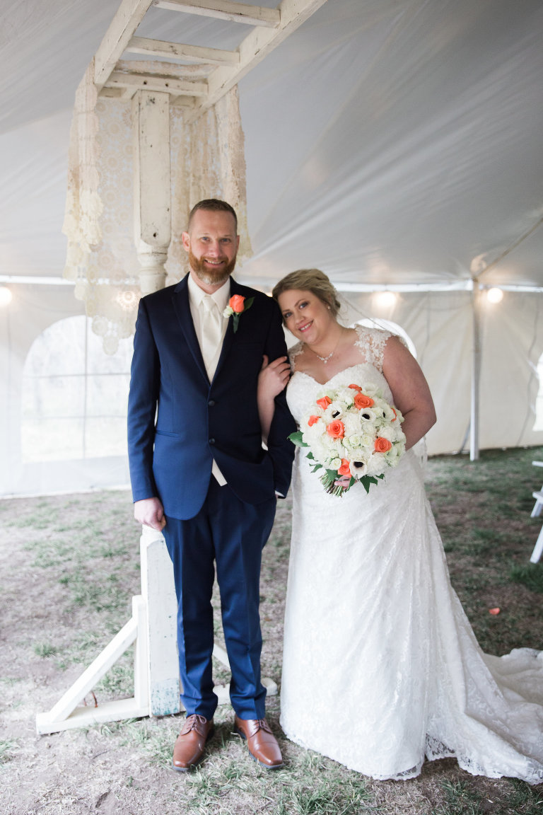 wedding photographer emma creek barn