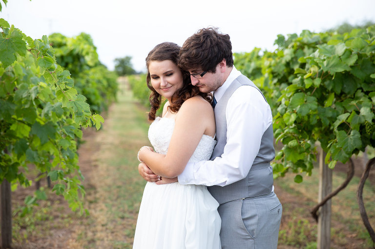 prairie hill vineyard wedding Jenny myers photography